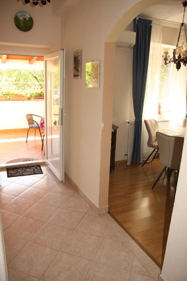 Apartman Rino Basanija Ngoại thất bức ảnh