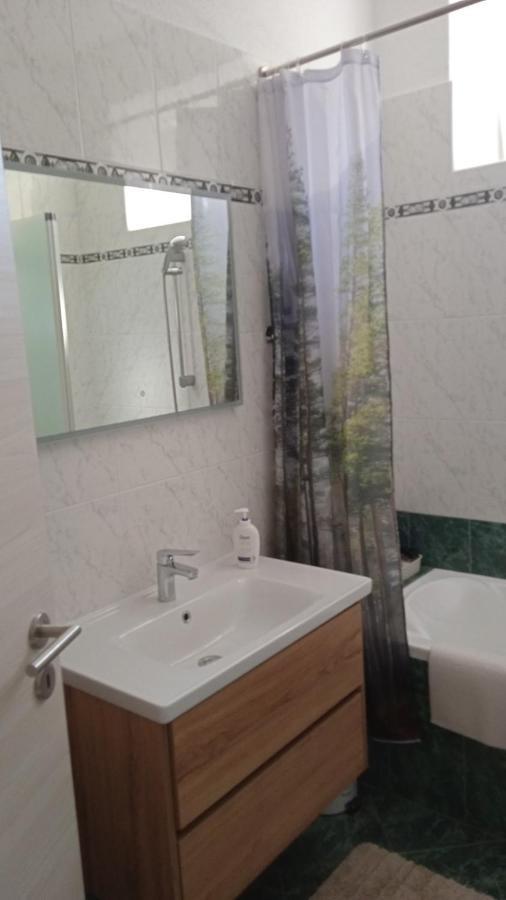 Apartman Rino Basanija Ngoại thất bức ảnh